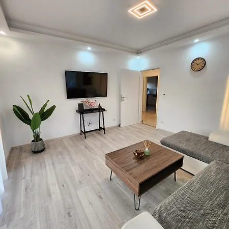 Apartment Sr *